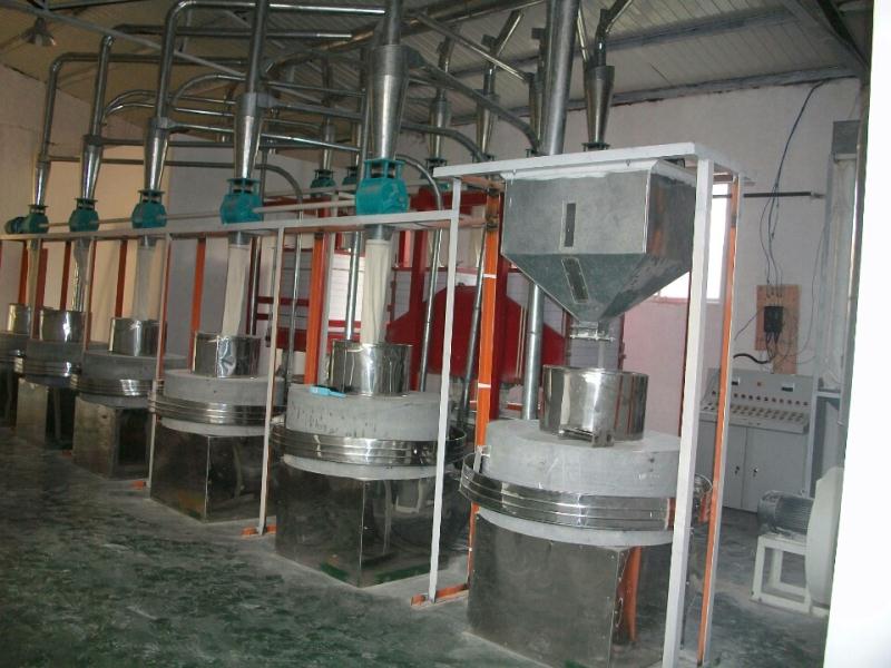 產(chǎn)品名稱：20噸--30噸石磨面粉機(jī)組
產(chǎn)品型號：
產(chǎn)品規(guī)格：