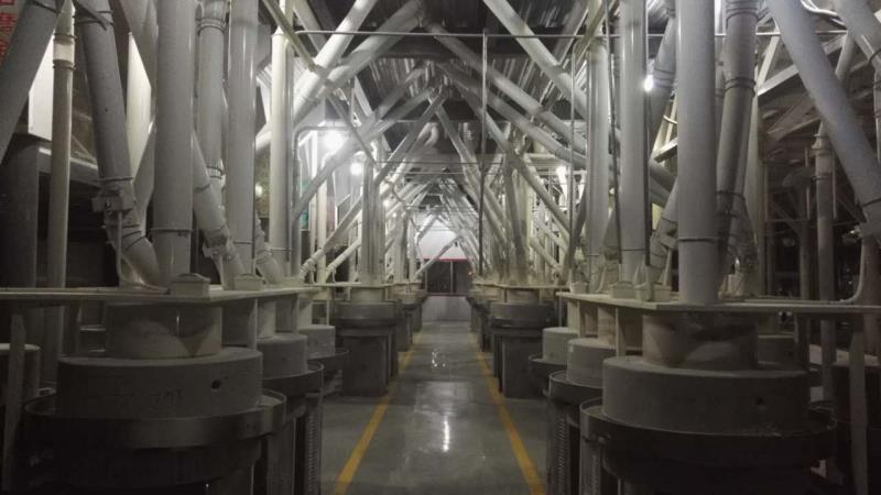 產(chǎn)品名稱：200噸石磨成套設(shè)備
產(chǎn)品型號：
產(chǎn)品規(guī)格：